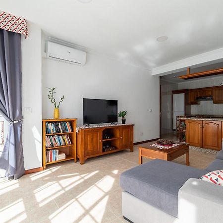Appartamento Apartamento Espacioso Cerca De La Playa Con Aire Acondicionado Moaña Esterno foto